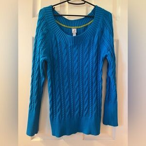 jc penney’s women’s blue cable knit v neck sweater